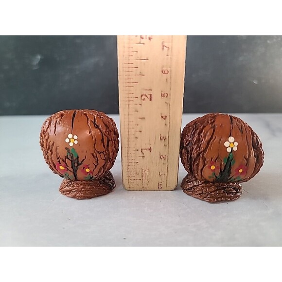 Vintage Walnut Pit Shaped Handpainted Floral Salt And Pepper Shakers, READ - Picture 4 of 10